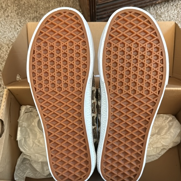 Vans - Picture 4 of 6